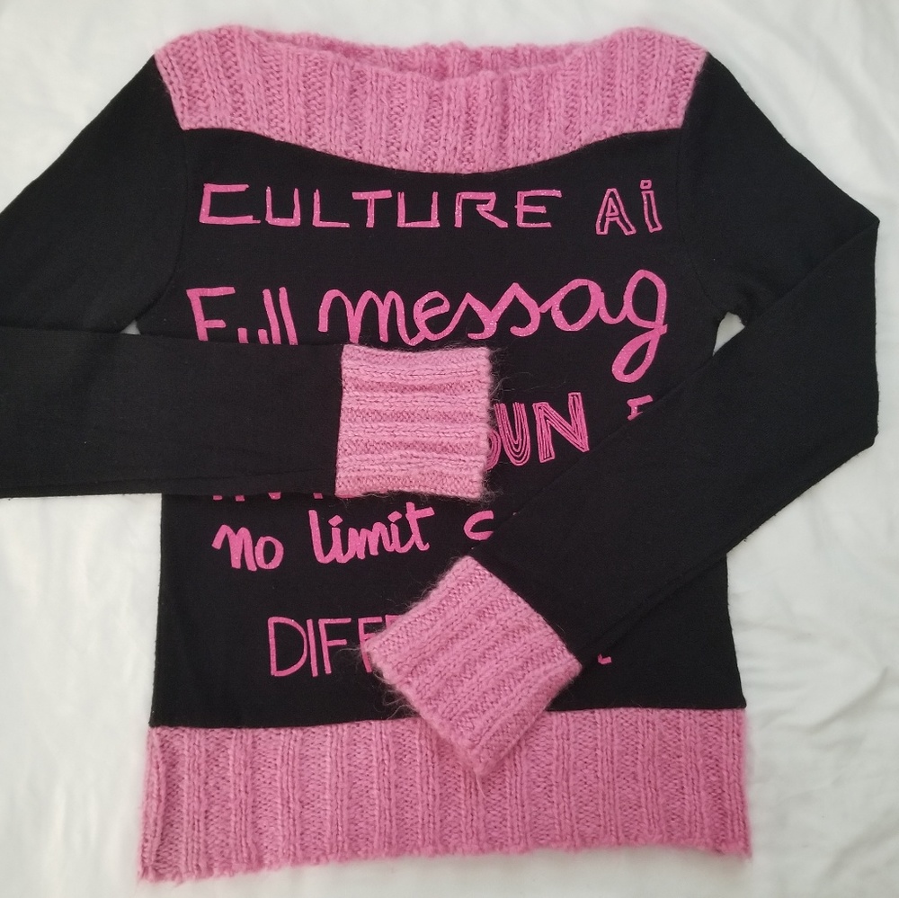 Black pink knit sweater in size L junior